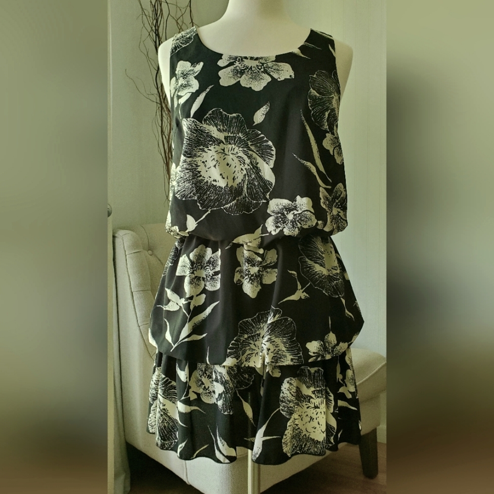 Forever 21 Sleveless Floral Dress